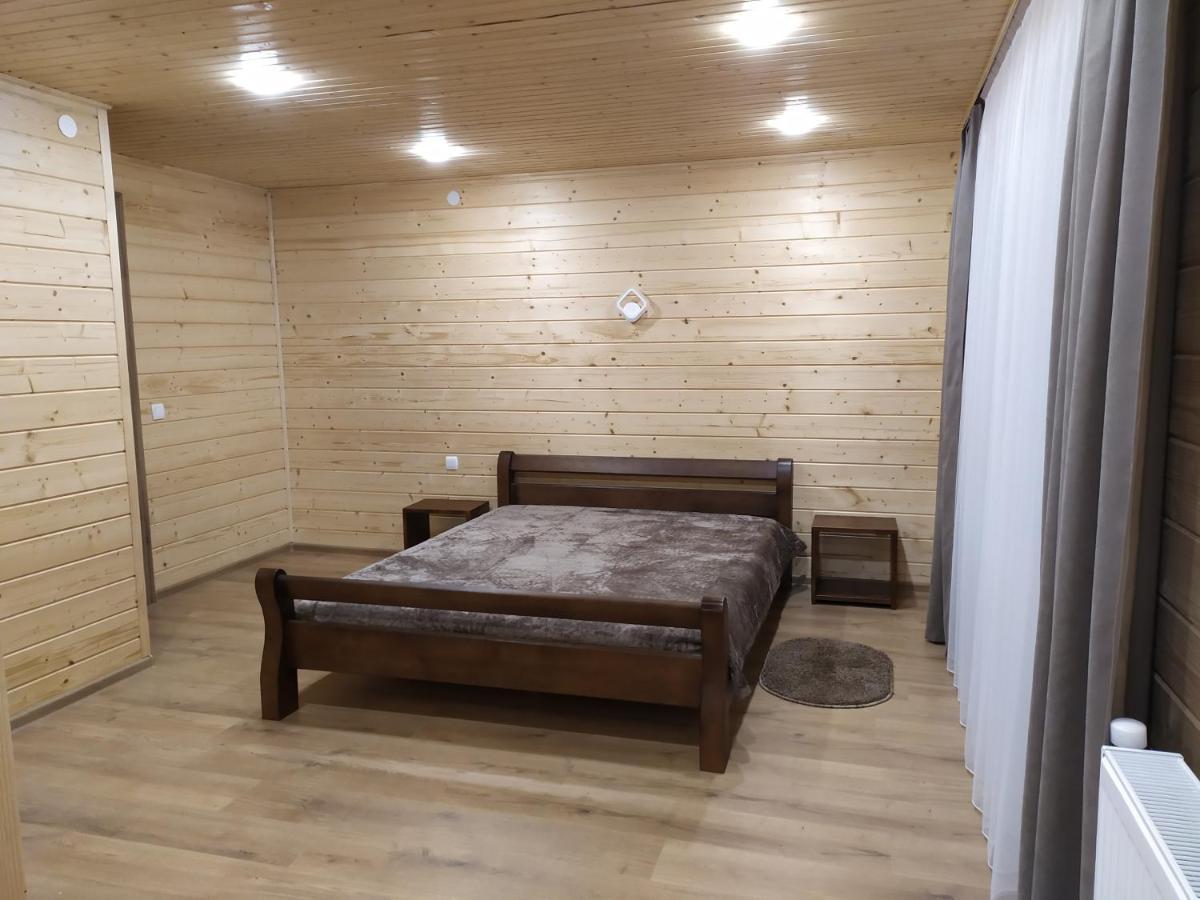 Апартаменти З Двома Спальнями І Кухнею Yaremche Exterior photo