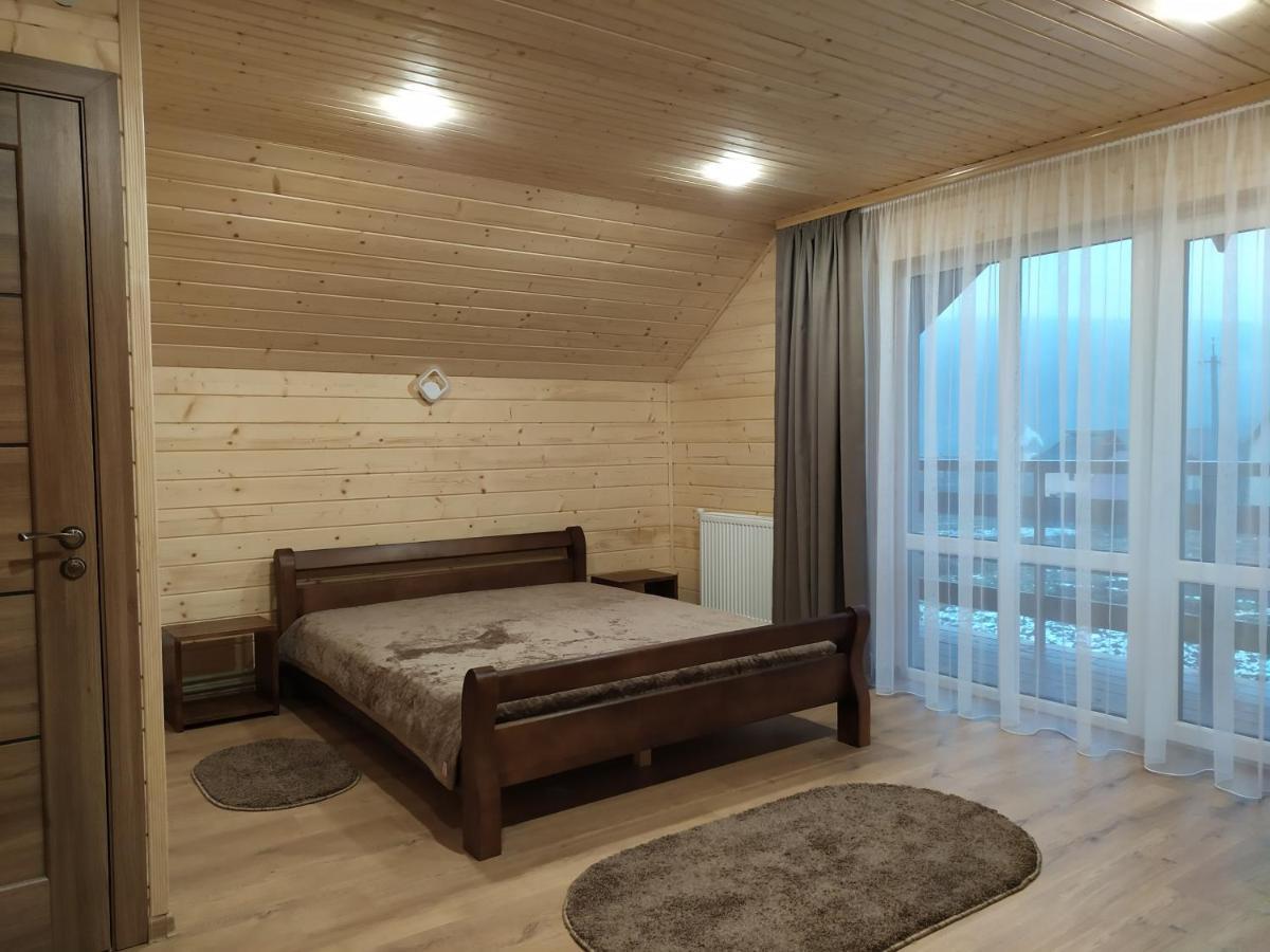Апартаменти З Двома Спальнями І Кухнею Yaremche Exterior photo