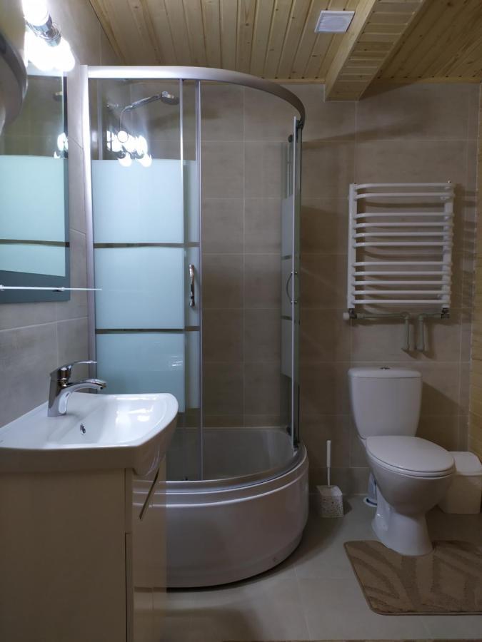 Апартаменти З Двома Спальнями І Кухнею Yaremche Exterior photo