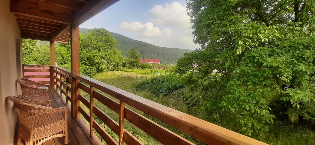 Апартаменти З Двома Спальнями І Кухнею Yaremche Exterior photo